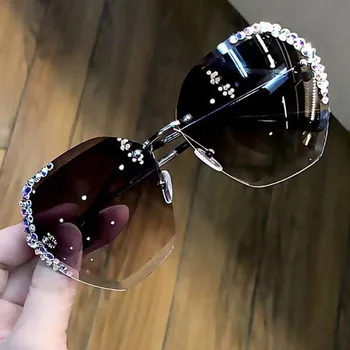 Vroče Prodaje Nosorogovo Luksuzni Ženske Očala Modni Retro Diamond Očala Prevelik Rimless Kvadratnih Sončna Očala